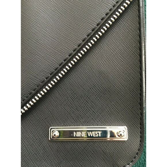 Nine West envelope messenger type small black leather Cross Body bag - Picture 3 of 4